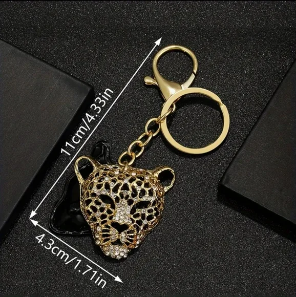 Wild Glam ✨ Leopard Rhinestone Bag Charm & Keychain 🐆 - Picture 4 of 9
